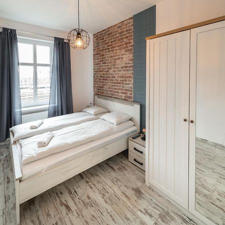 Around The World Vision Apartment - Centrum オポーレ エクステリア 写真