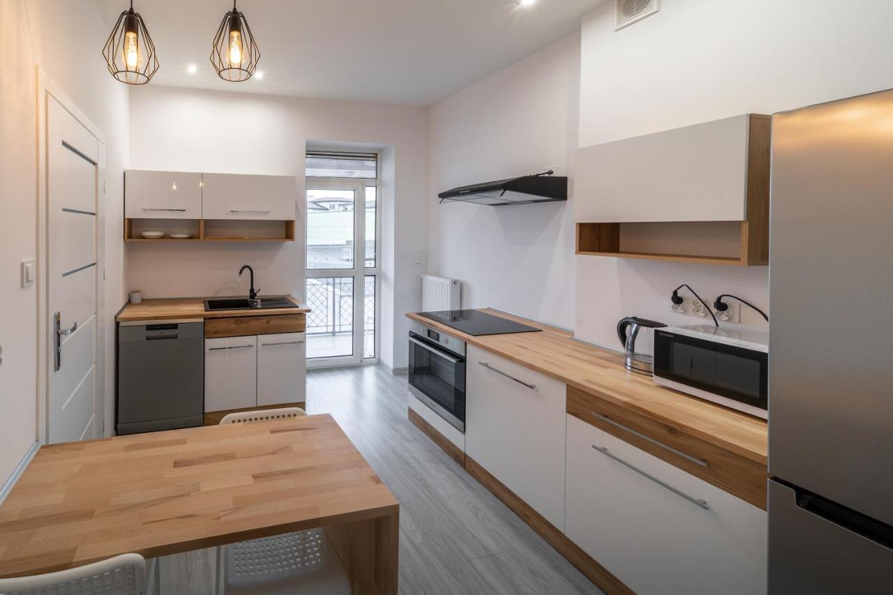 Around The World Vision Apartment - Centrum オポーレ エクステリア 写真